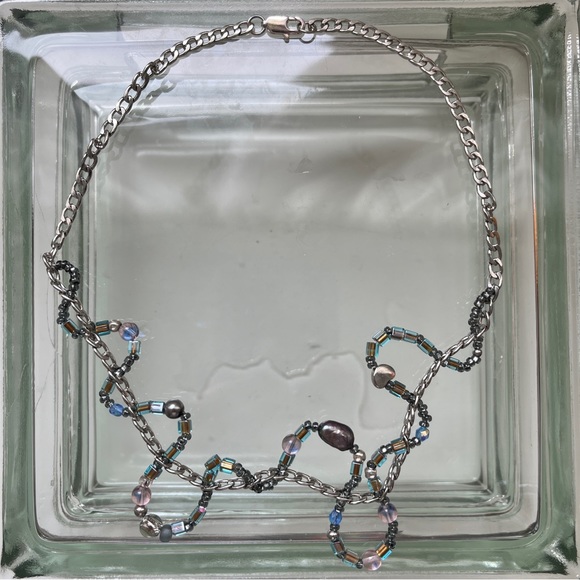 d’oinky WIGGLY CURB CHAIN BEADED NECKLACE HANDMADE Grey - Picture 3 of 6